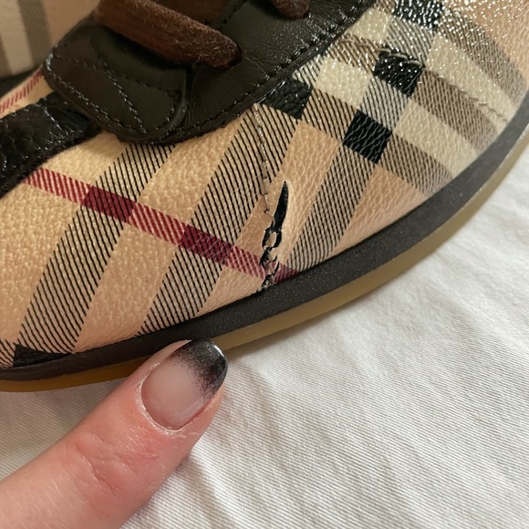 Burberry London Women’s Sneakers - Picture 6 of 12